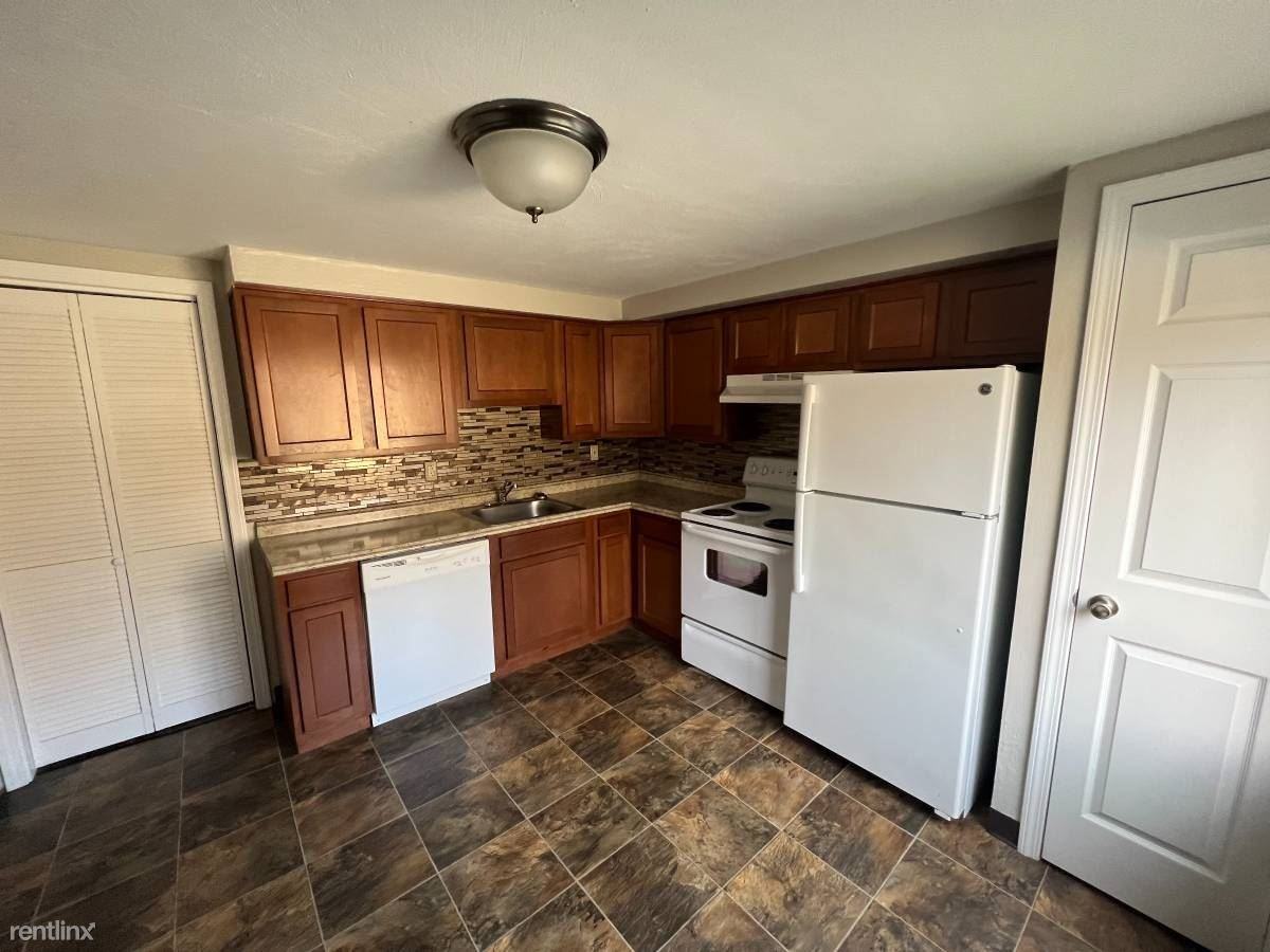 1675 Relative Dr - Photo 3 of 9