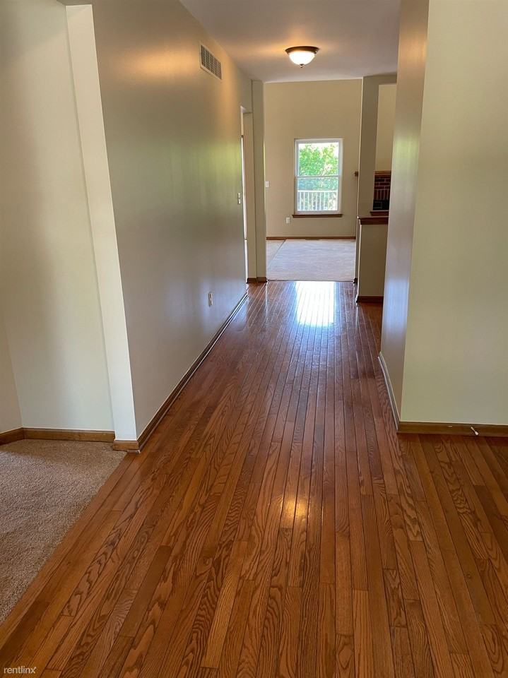 4253 Woodcrest Ct - Photo 2 of 36