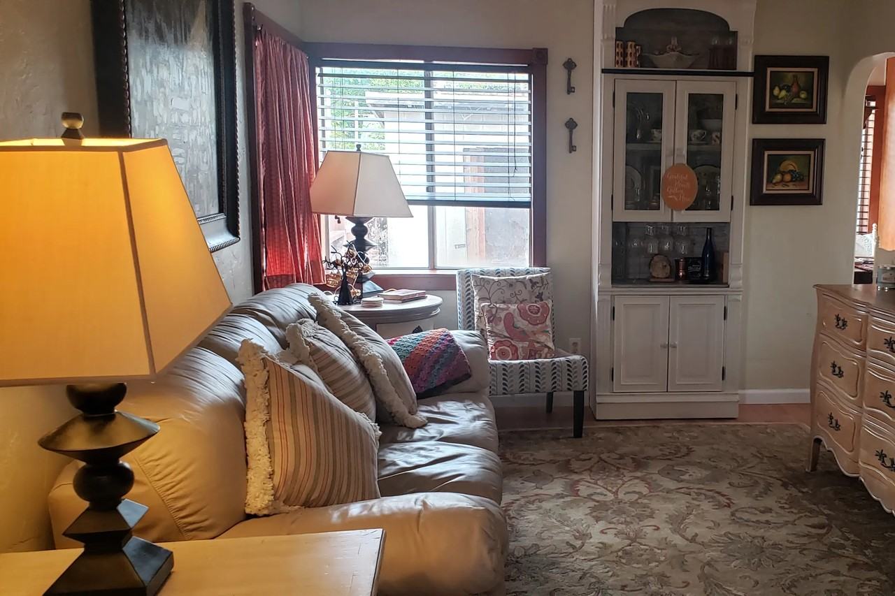 4853 68th St - Photo 2 of 34