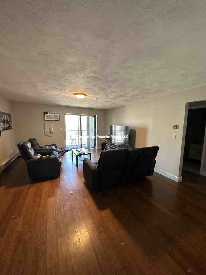 Washington St #9 - Photo 3 of 27