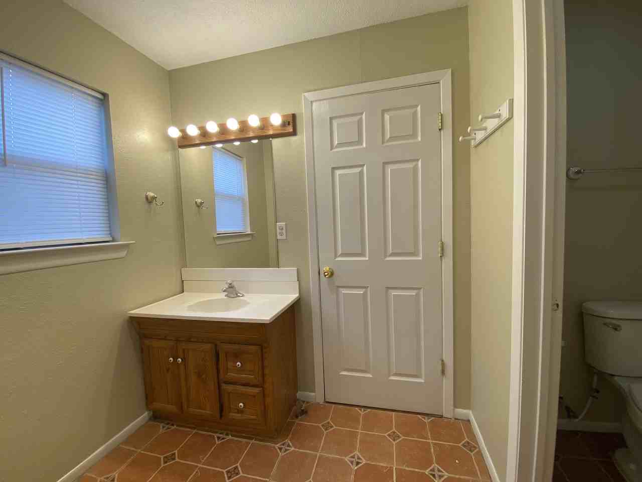 786 School Dr - Photo 6 of 13