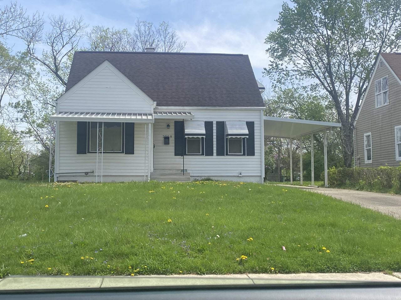 2008 Brentnell Ave - Photo 2 of 10