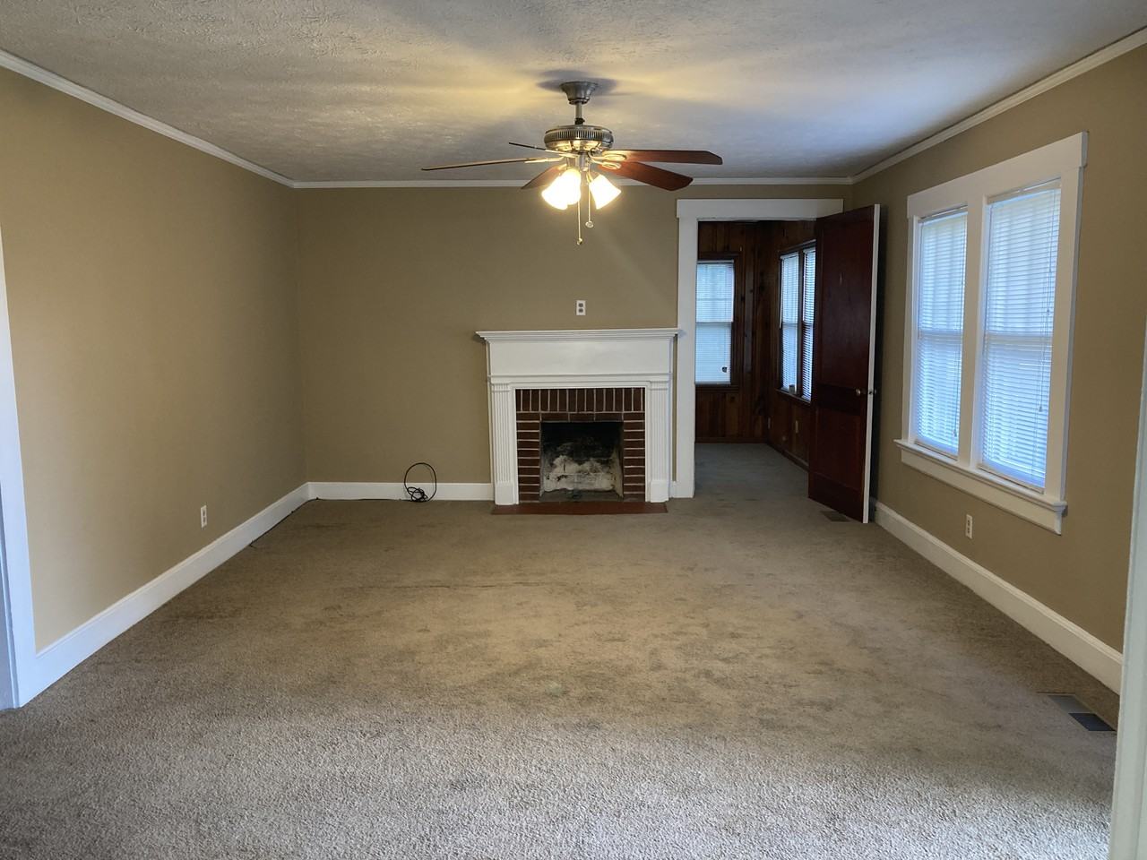 3204 Sherwood Ave - Photo 2 of 13