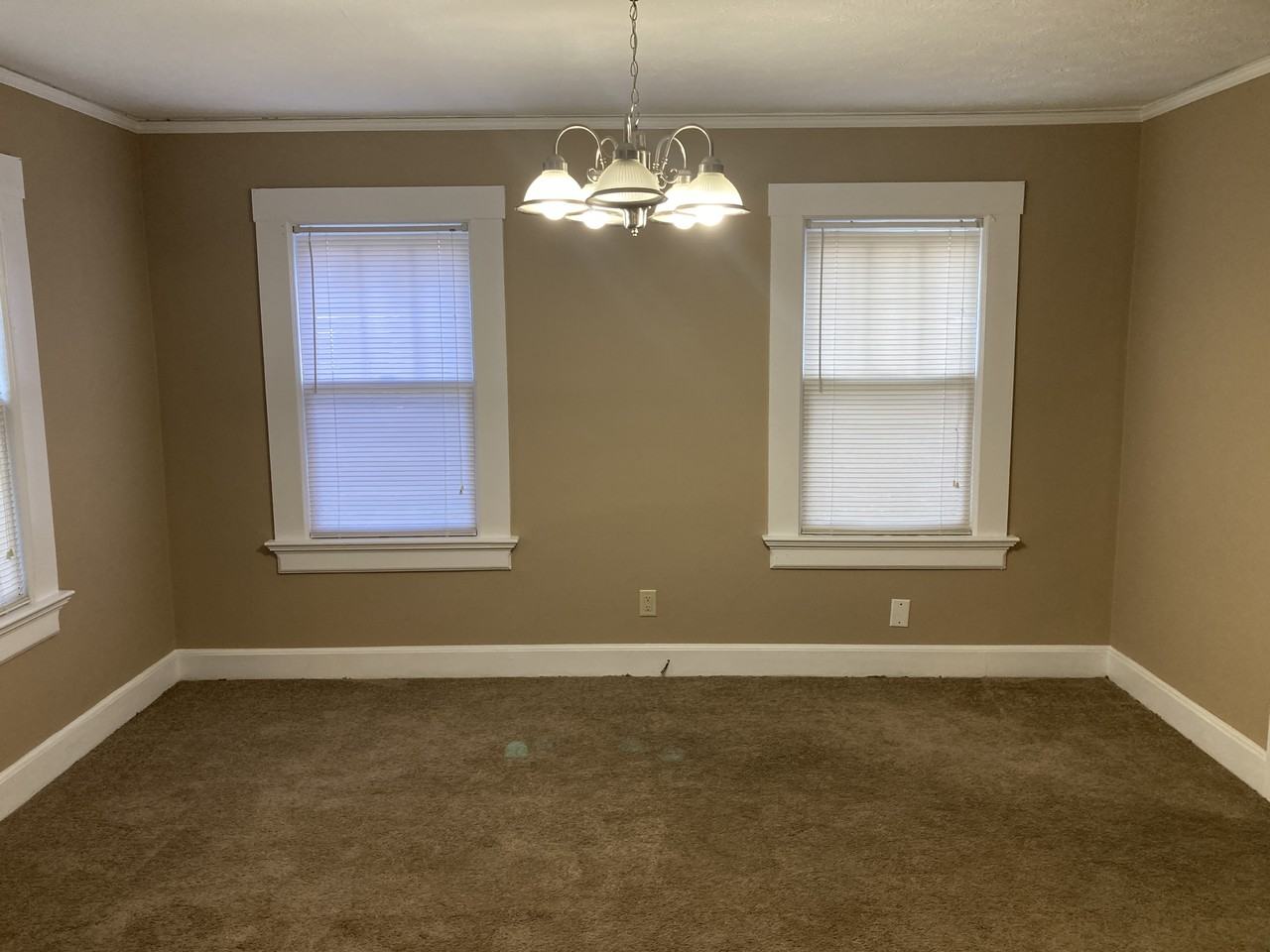 3204 Sherwood Ave - Photo 3 of 13