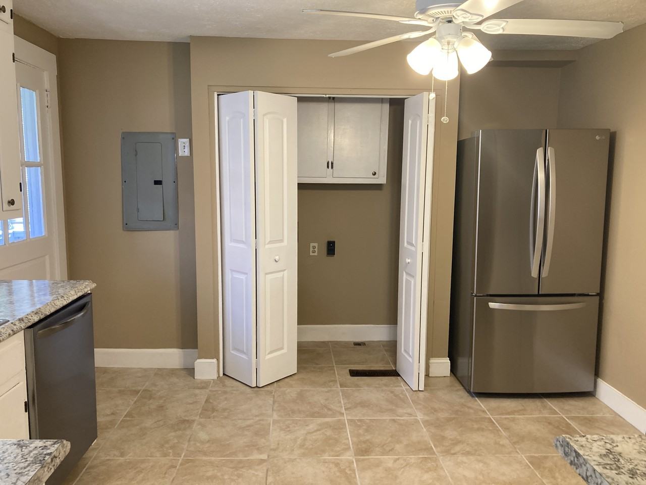 3204 Sherwood Ave - Photo 7 of 13