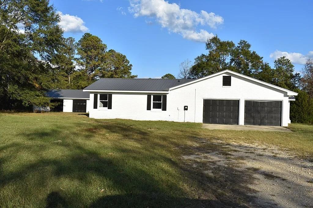 16 Tracy Ln - Photo 3 of 26