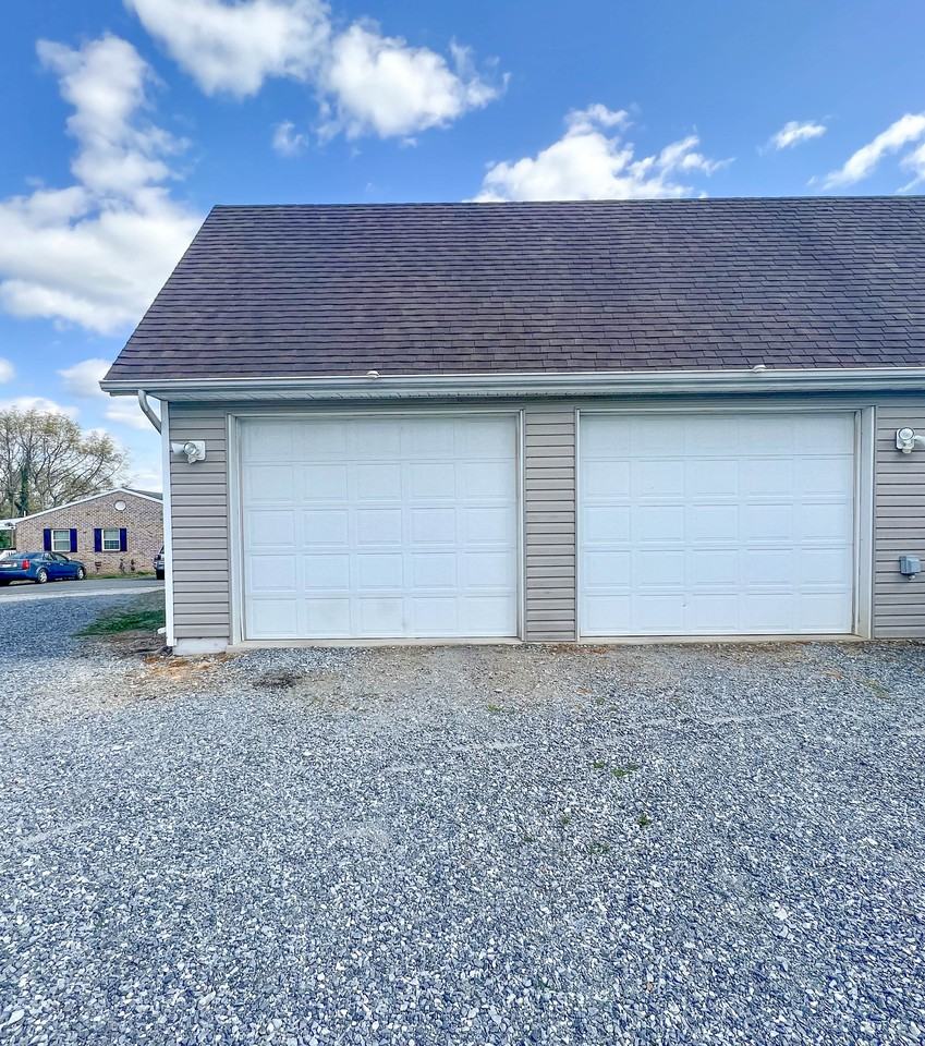 150 Avon Bend Rd - Photo 3 of 35