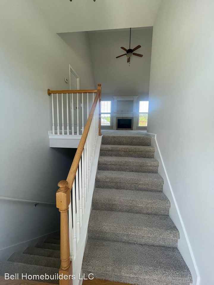 565 Sir Carlos Dr - Photo 3 of 30