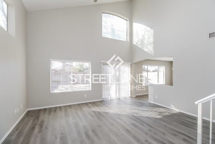 941 E Windsor Dr - Photo 2 of 16