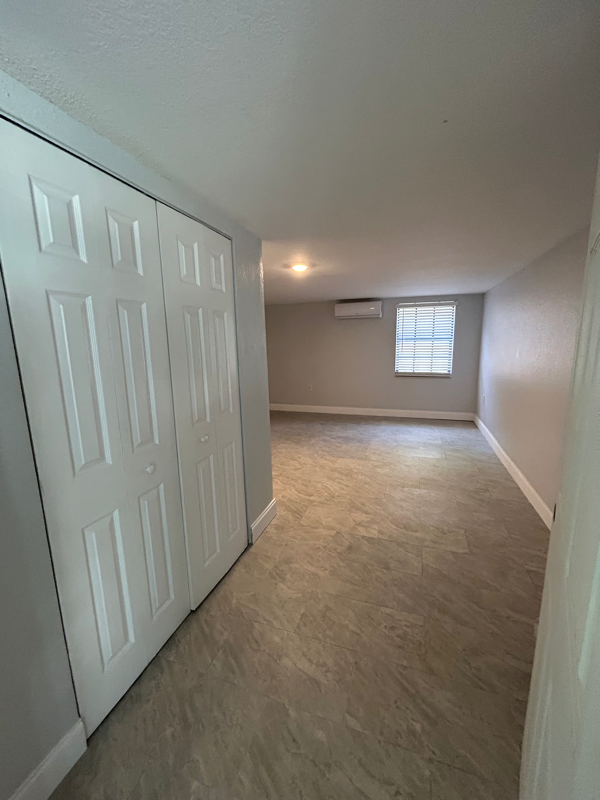 420 W Chicago Ave #B - Photo 2 of 7