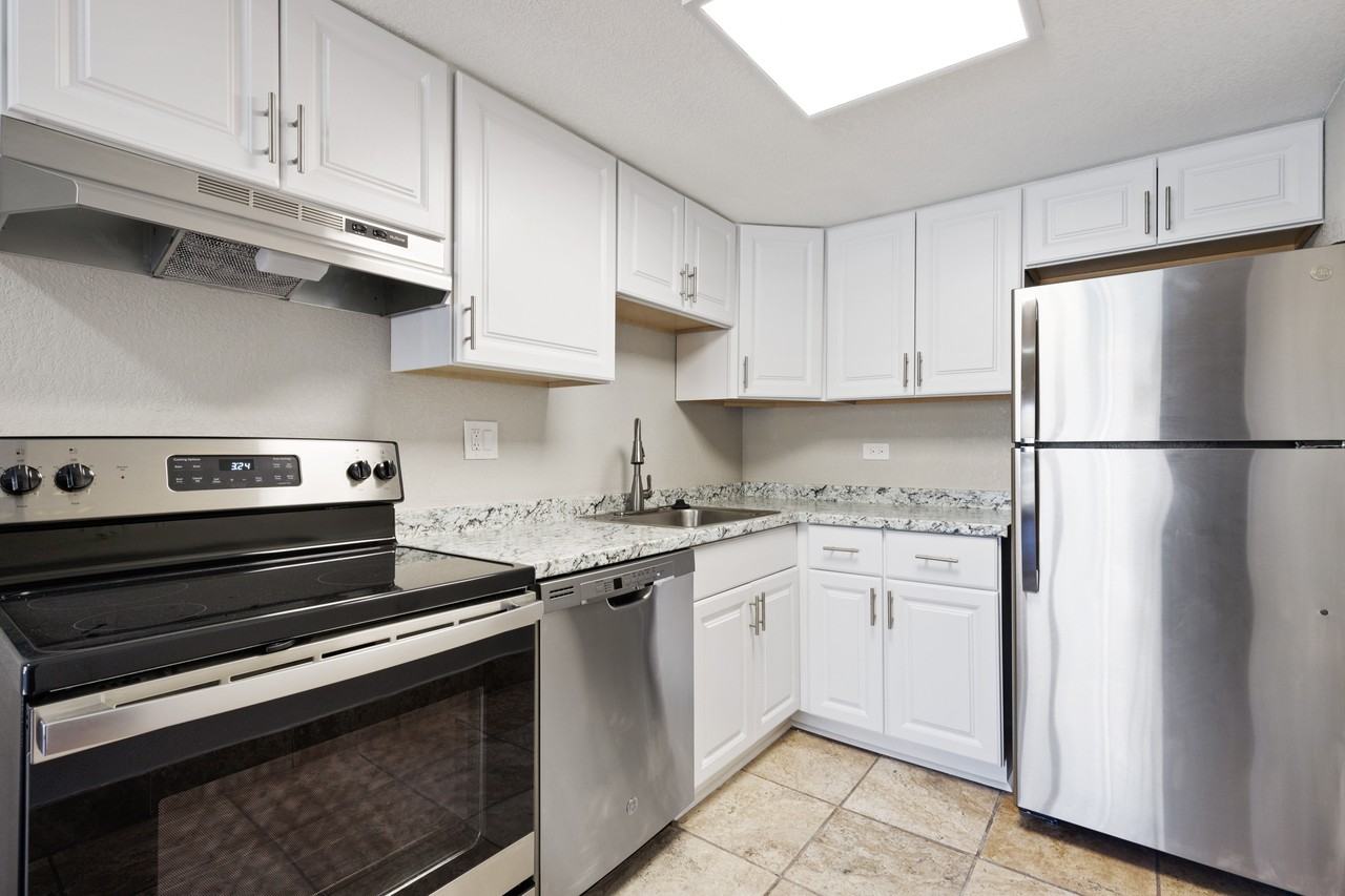 Pearl Nines - Photo 2 of 15