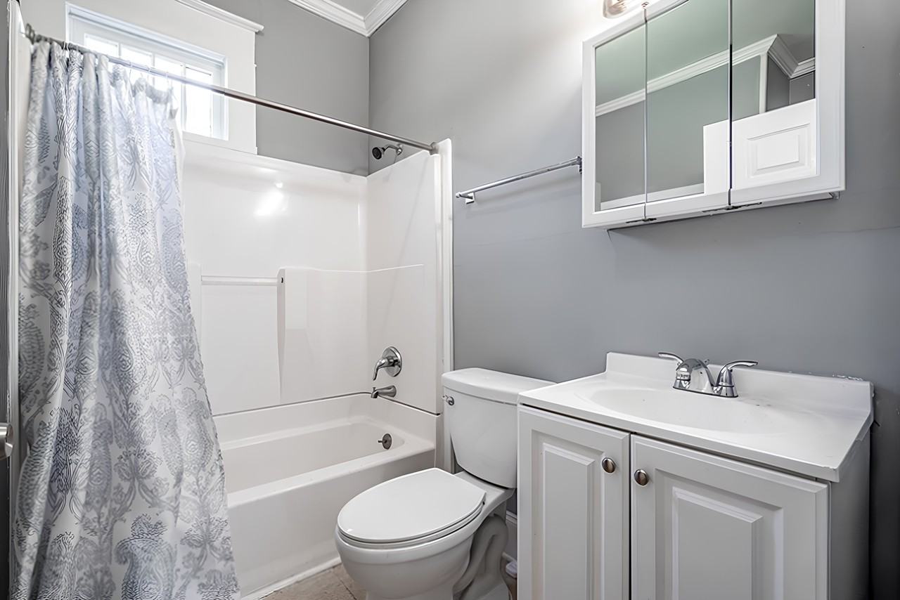 Arlington Ave Sw - Photo 2 of 8