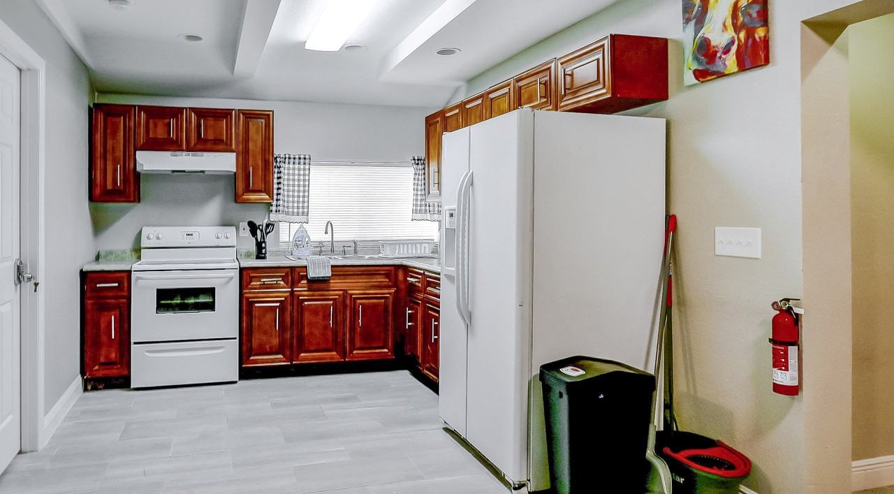 E Hanna Ave - Photo 7 of 20