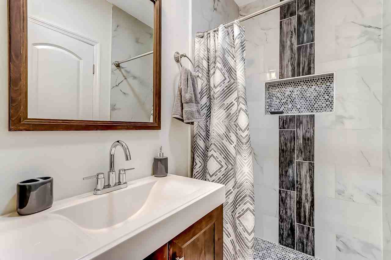 Lawton Ave - Photo 5 of 9