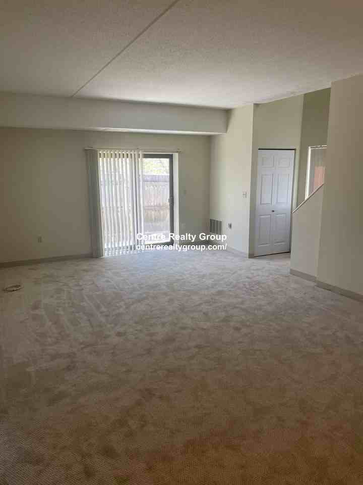 2264 Washington St - Photo 3 of 17