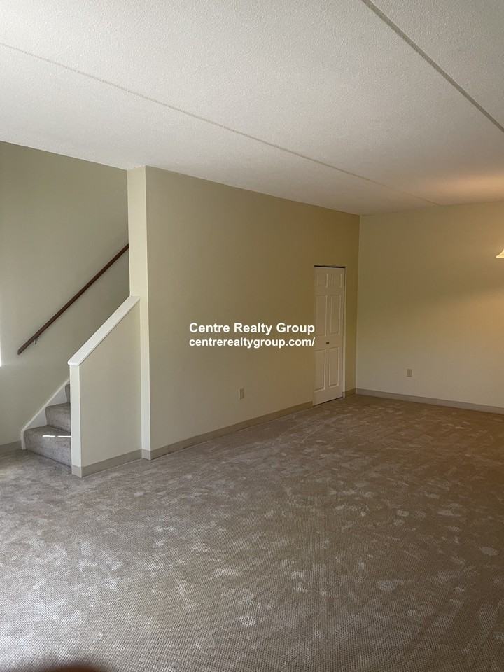 2264 Washington St - Photo 4 of 17