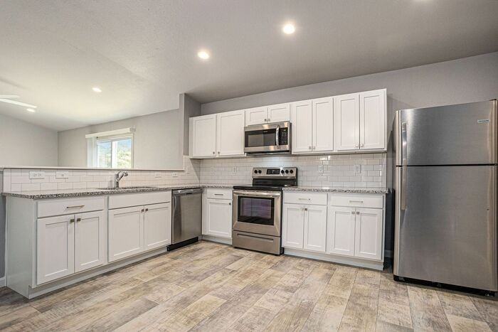 401 E Ellsworth St - Photo 2 of 25