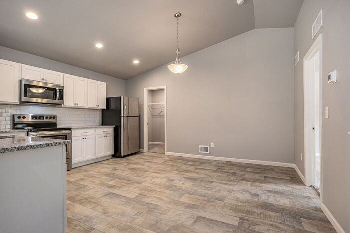 401 E Ellsworth St - Photo 3 of 25