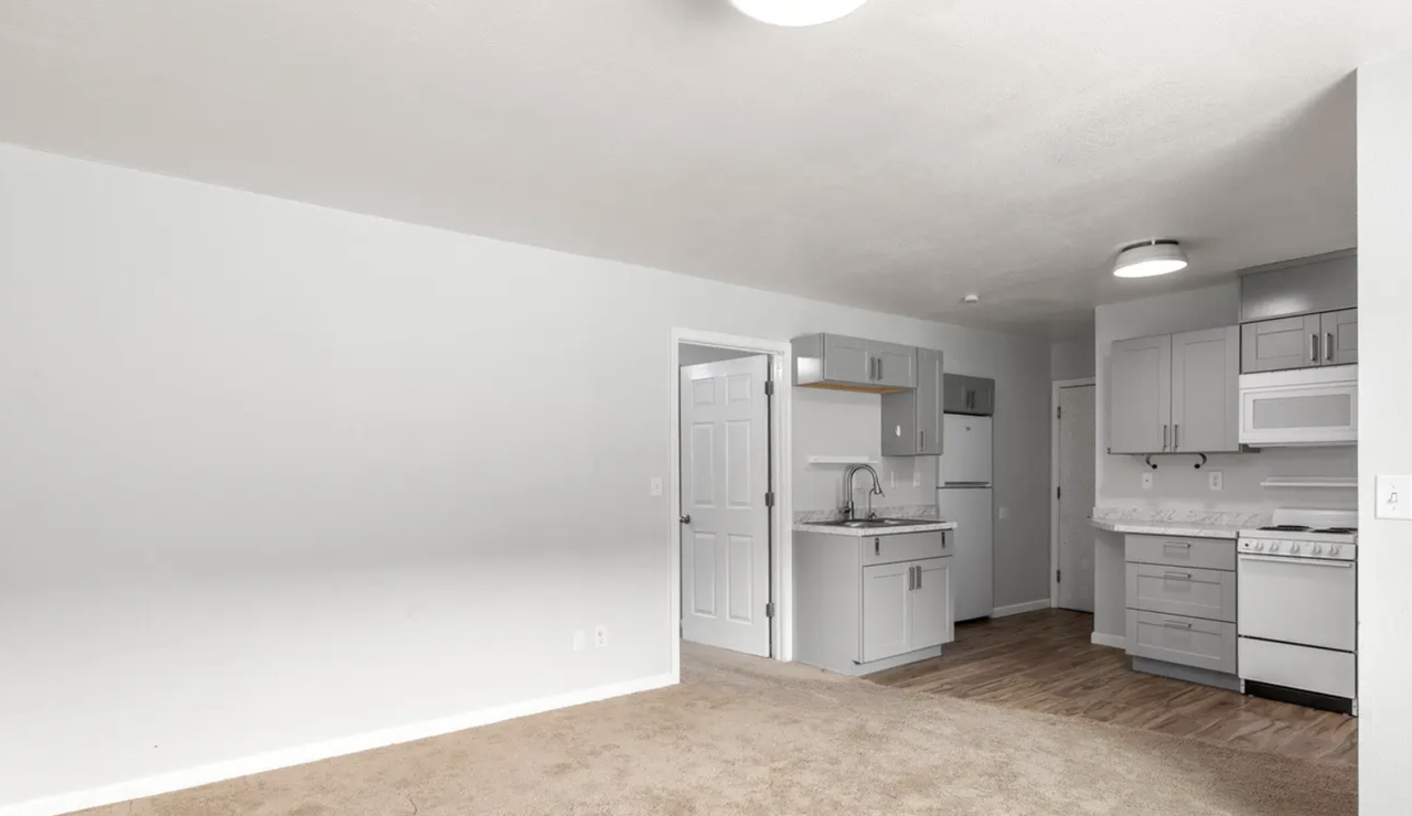 3420 Cherry St #B - Photo 3 of 6