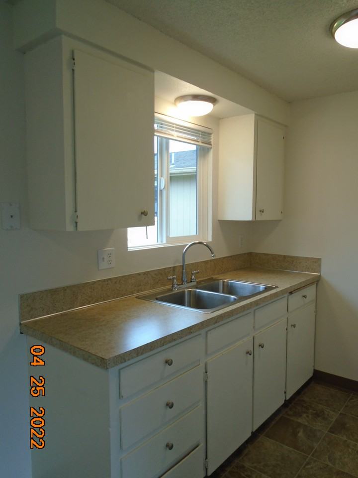 850 N 4th St #1 - Photo 7 of 17