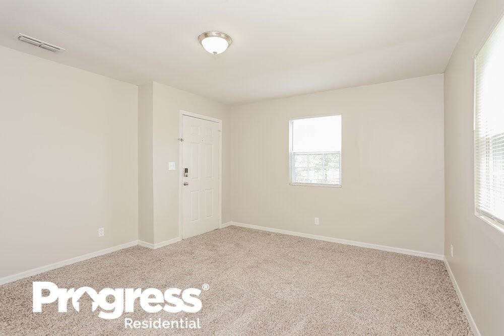 3322 Lane Ave N - Photo 3 of 21