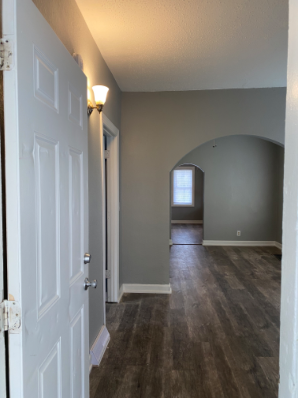 1445 Doctor Martin Luther King Dr. - Photo 3 of 18