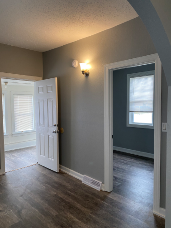 1445 Doctor Martin Luther King Dr. - Photo 6 of 18