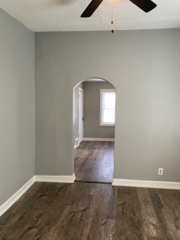 1445 Doctor Martin Luther King Dr. - Photo 7 of 18