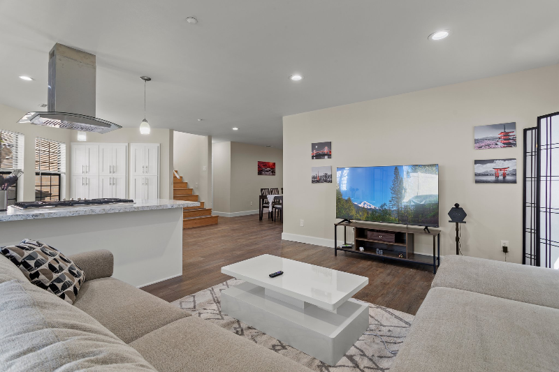 1015 E Verdugo Ave - Photo 6 of 23