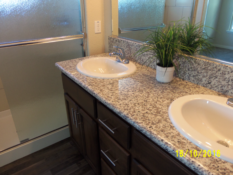 137 Hickory St - Photo 2 of 4