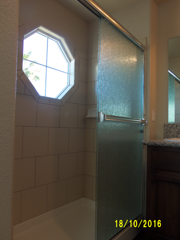 137 Hickory St - Photo 3 of 4