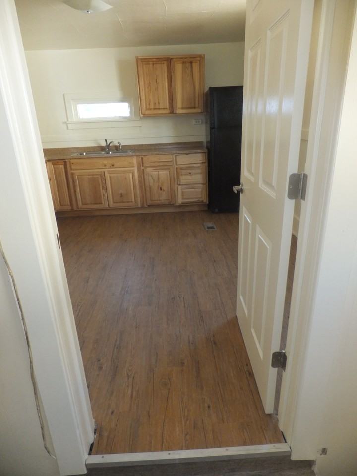 336 I St #B - Photo 4 of 24