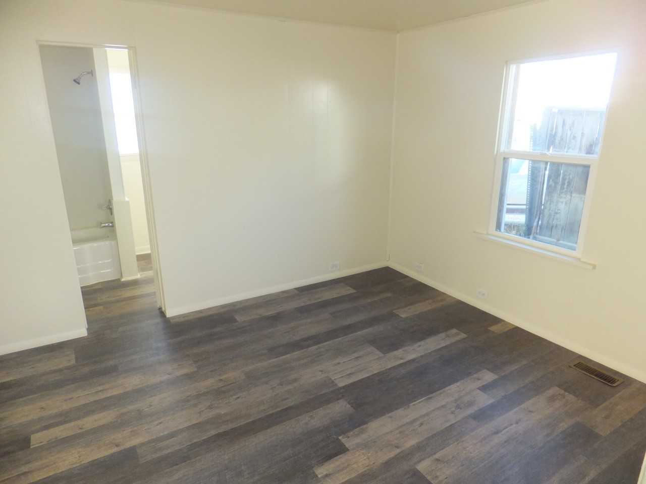 336 I St #B - Photo 7 of 24