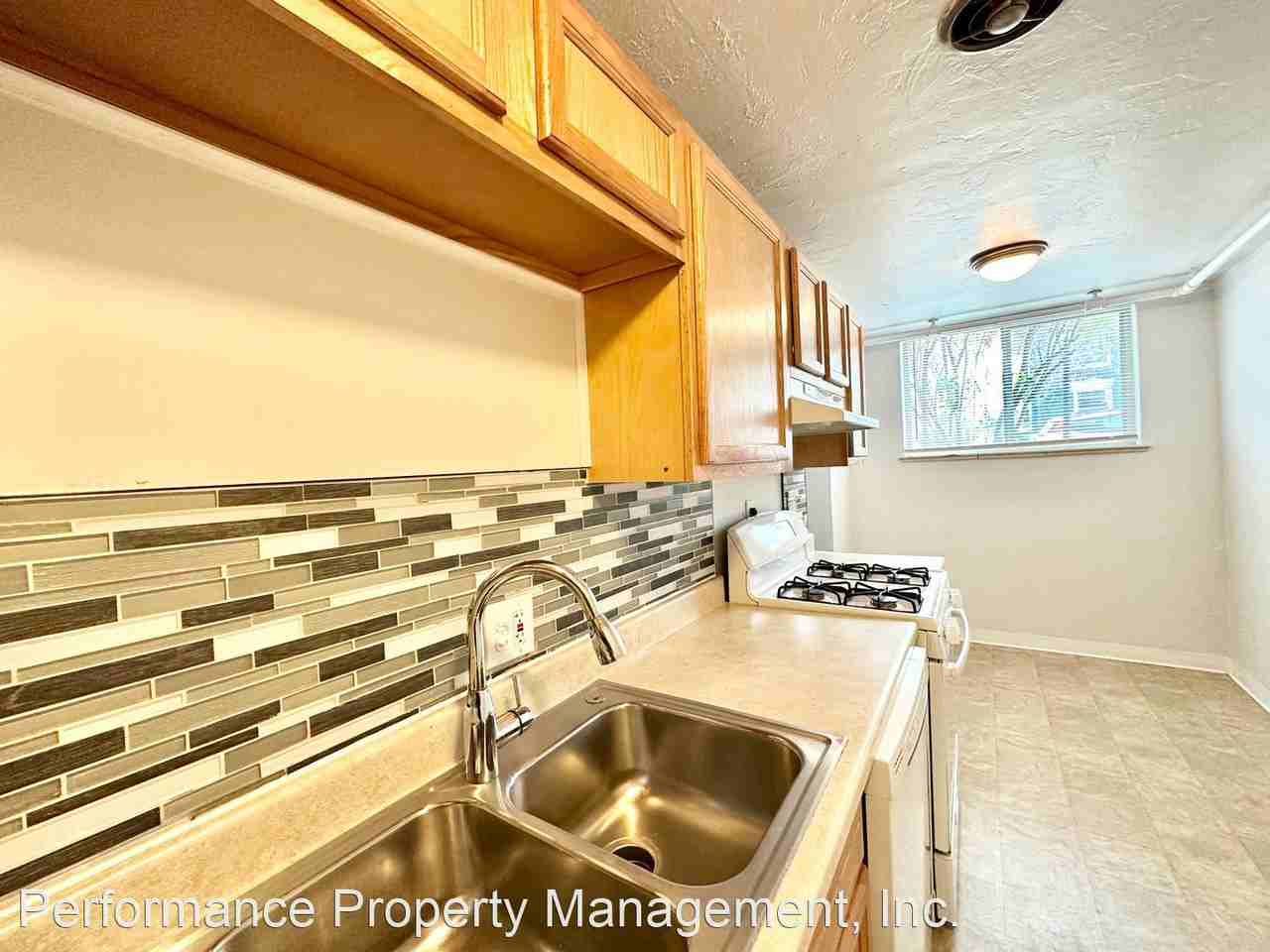 1465 Clayton St - Photo 3 of 17