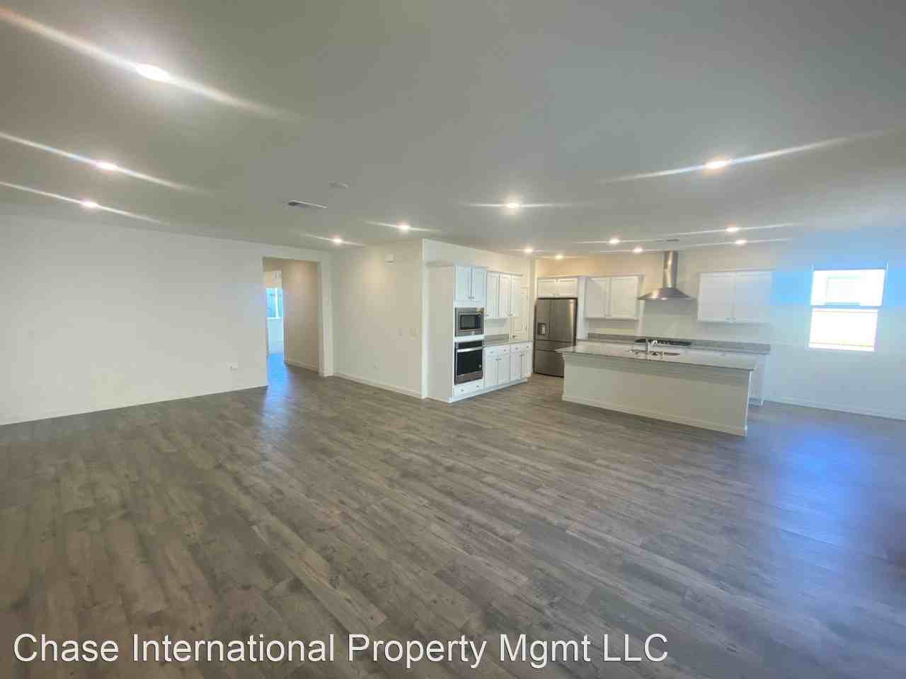 8405 Fenhollow Dr - Photo 3 of 16