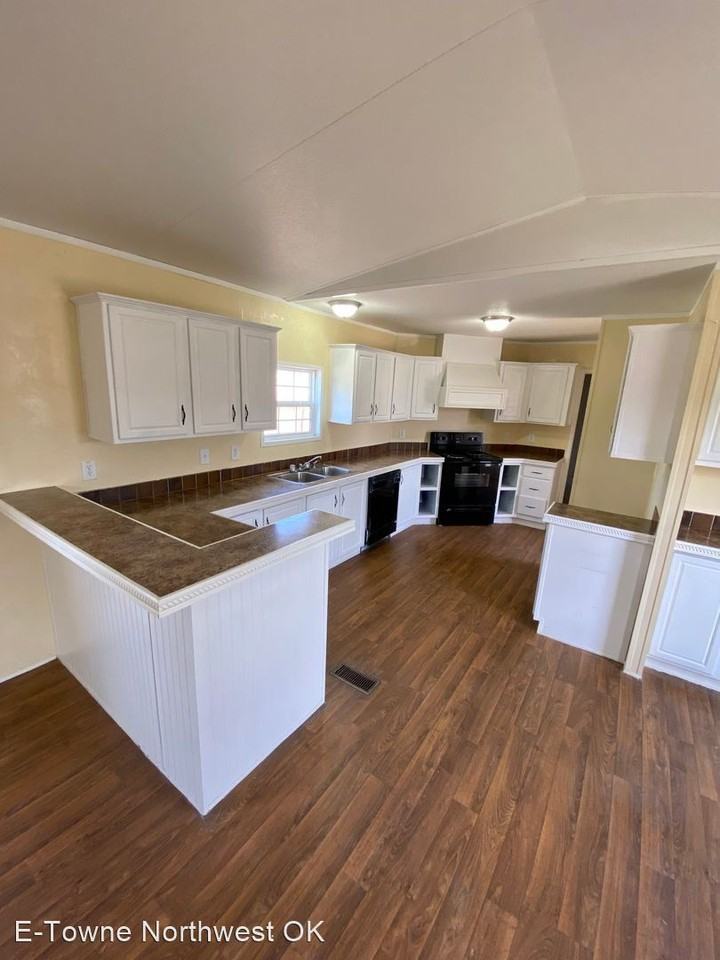 410 15th St - Photo 3 of 13