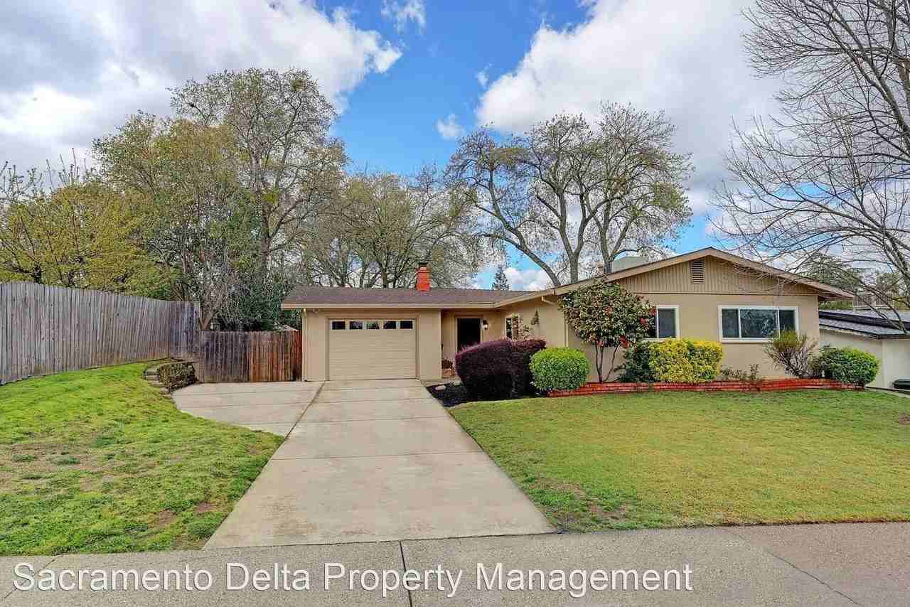 5319 Maui Way - Photo 2 of 20