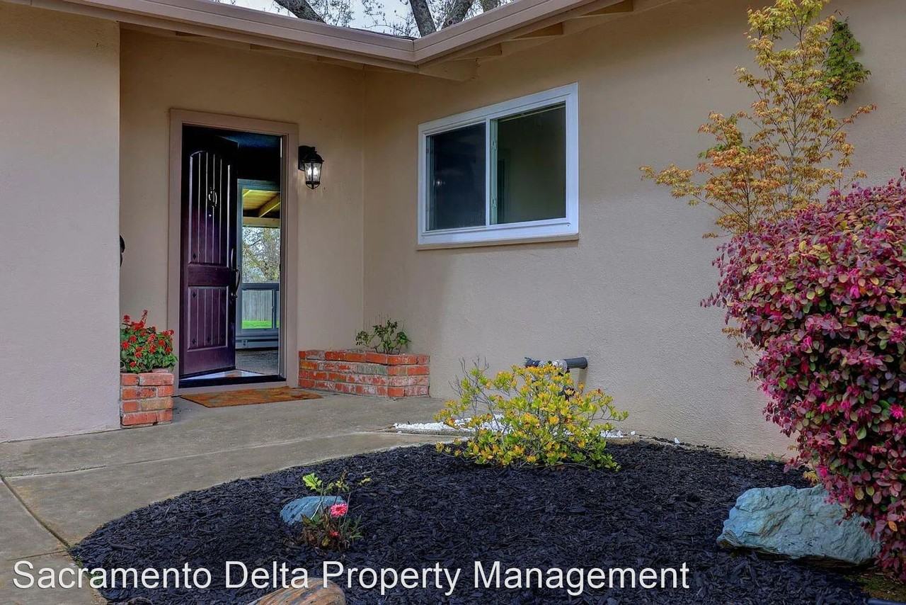 5319 Maui Way - Photo 3 of 20