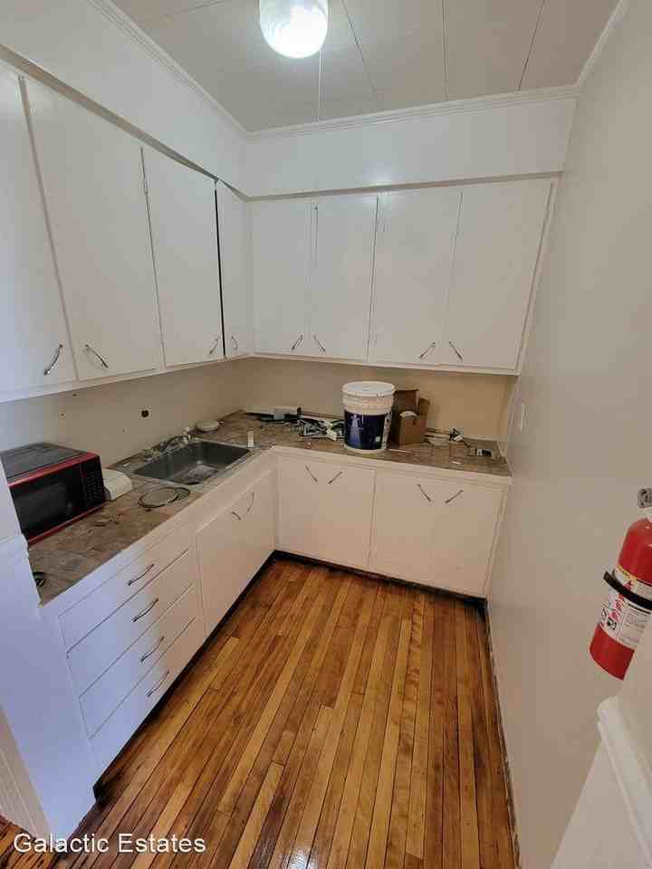 26-28 Sullivan St - Photo 3 of 8