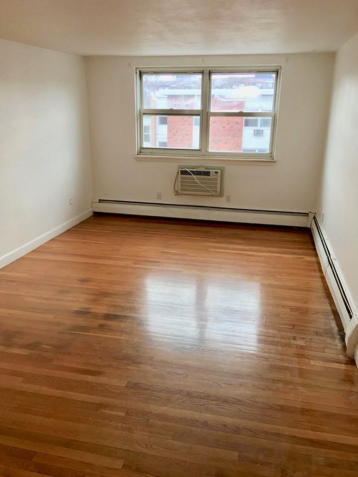 12 Commonwealth Ct #14 - Photo 2 of 19