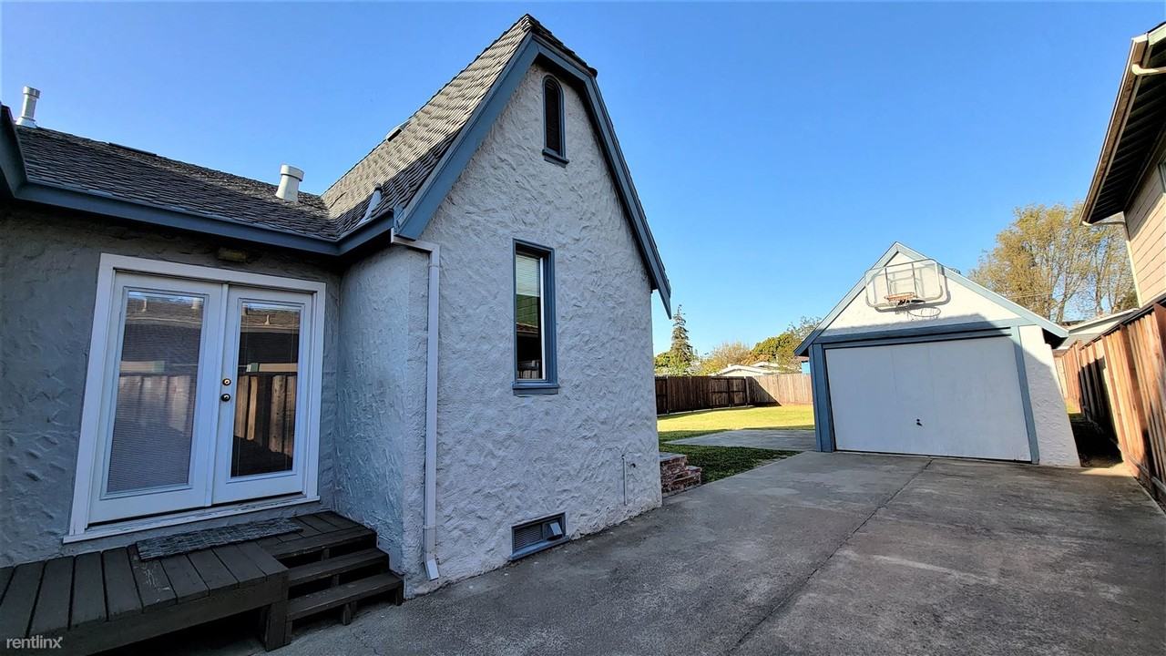 22350 Peralta St - Photo 3 of 27