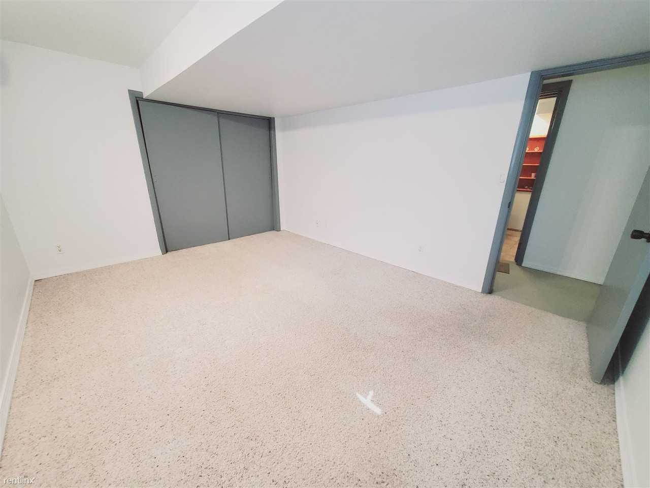 23 Estwick Pl - Photo 3 of 7
