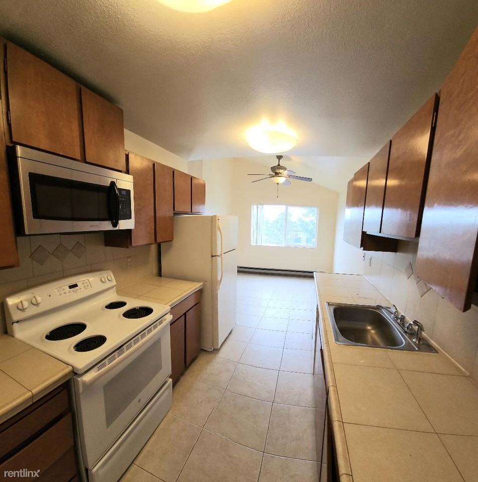 310 Bronson Way NE - Photo 2 of 12