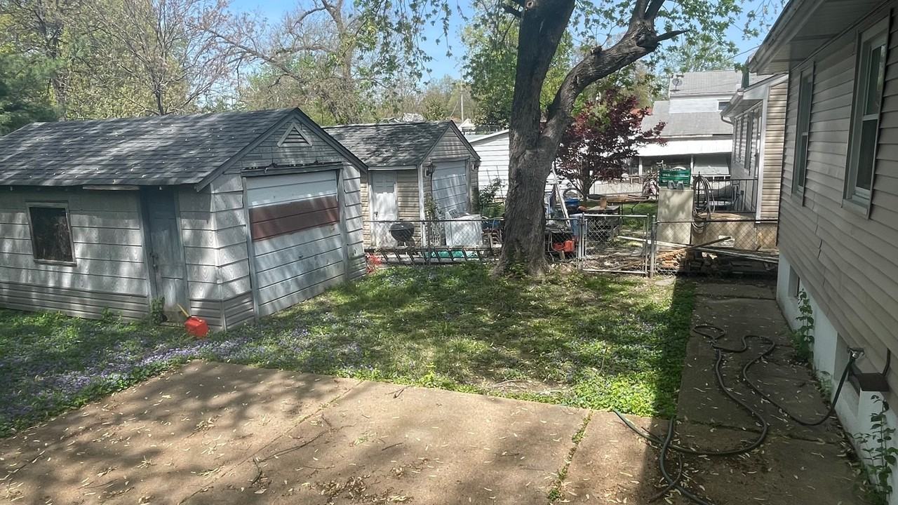 2745 Queen Street - Photo 3 of 4