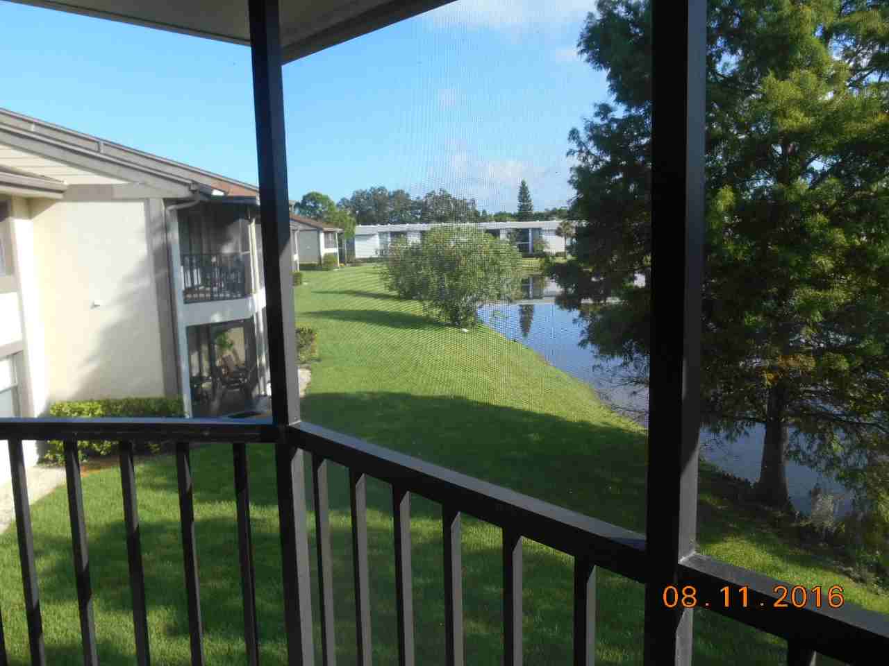 284 Woodlake Wynde - Photo 4 of 50