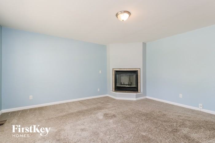 932 Millwood Dr - Photo 2 of 15