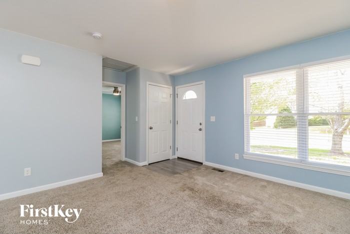 932 Millwood Dr - Photo 3 of 15