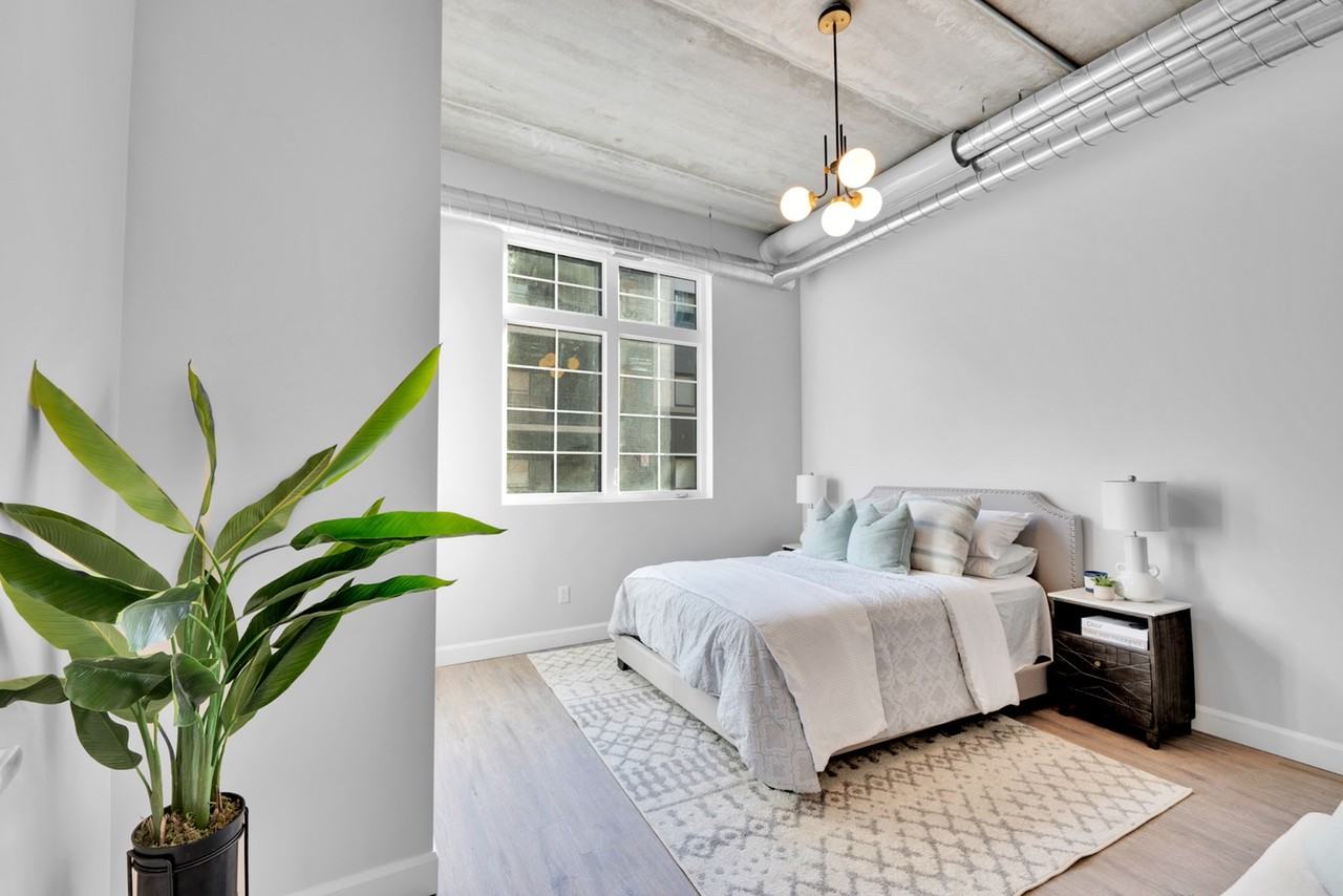 11941 Tecumseh Rd E - Photo 2 of 6