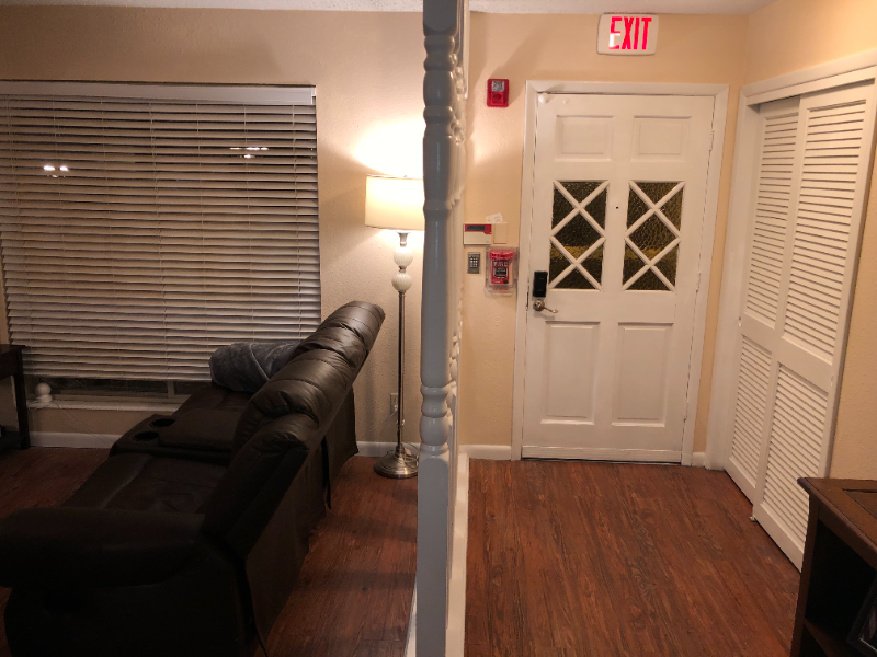 4101 Malaga Ct Se - Photo 4 of 21