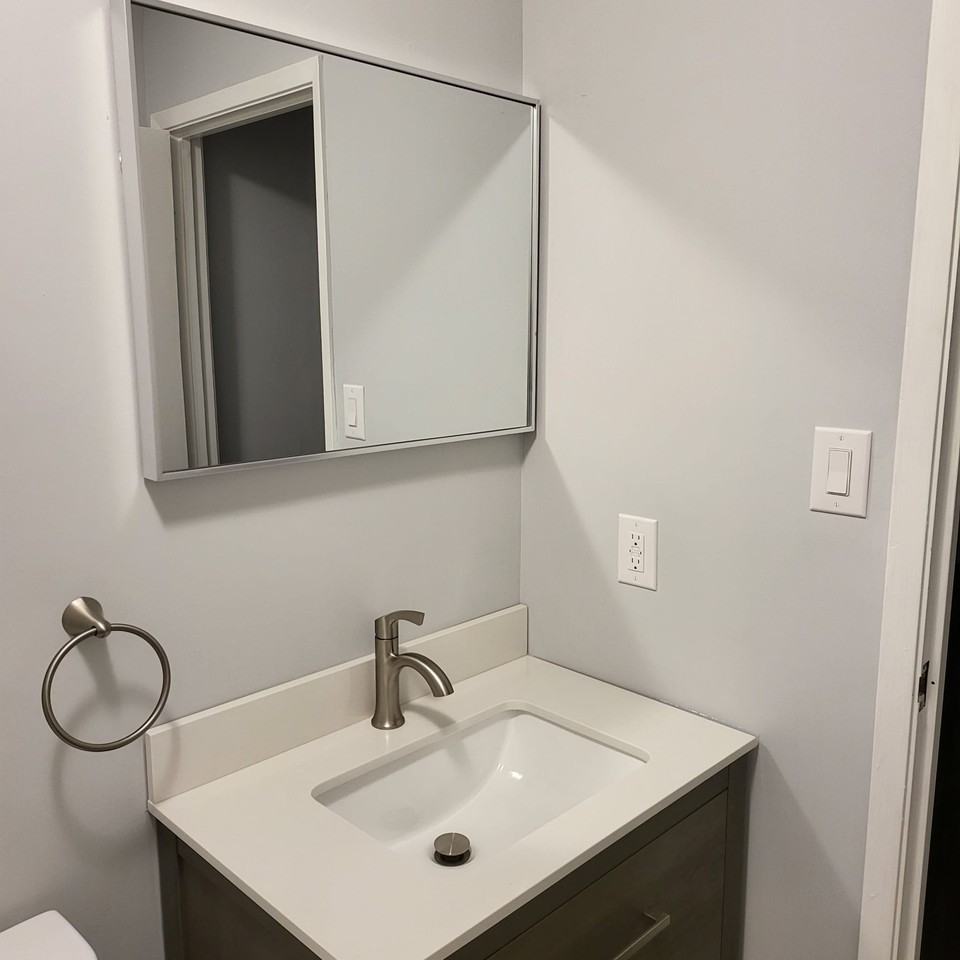 261 James Street North #6 - Photo 6 of 13